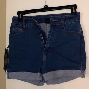 Size 7/8 - High wasted - Jean shorts
